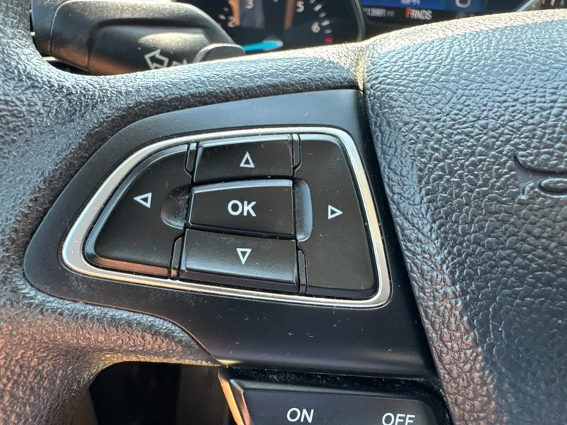 Used 2017 White Gold Metallic Ford SE 4WD image 16
