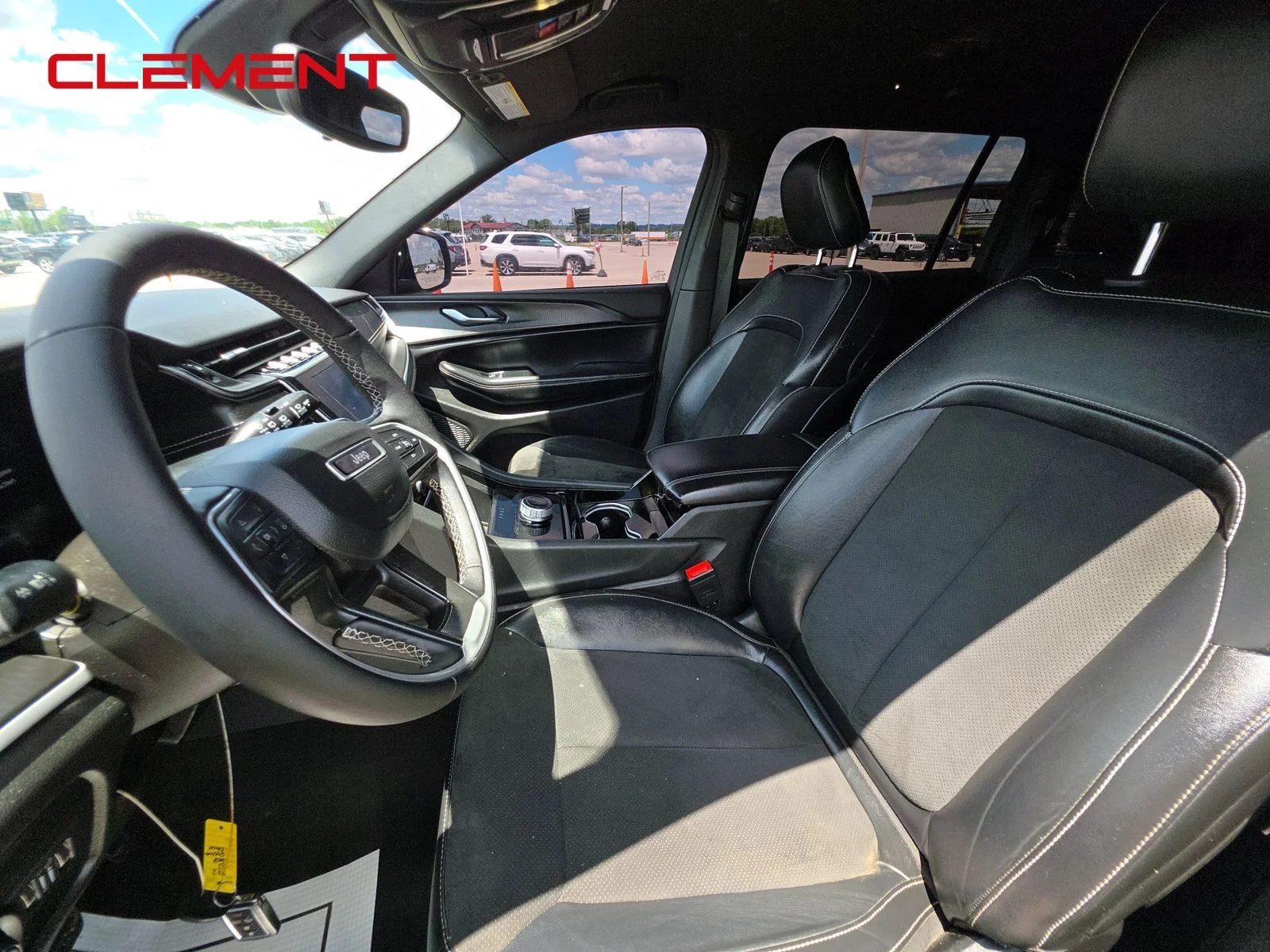 Used 2023 Black Jeep Altitude image 3