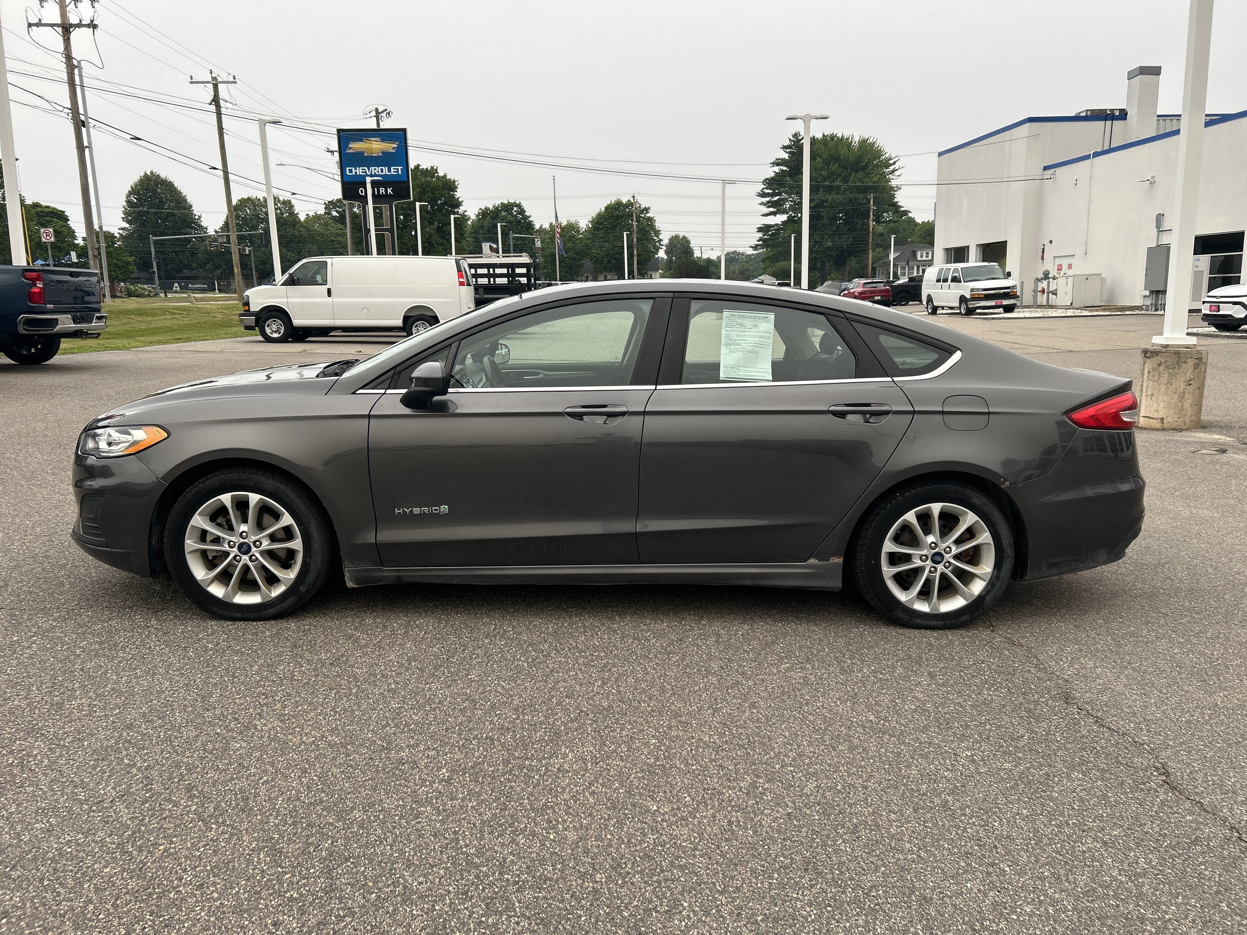 Used 2019  Ford SE image 6