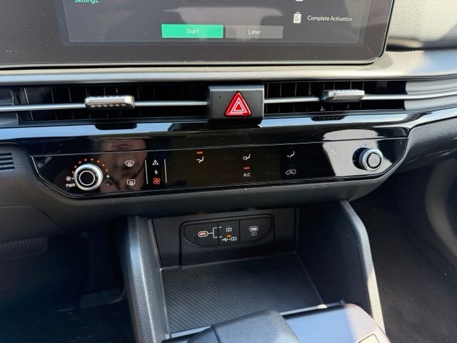 New 2027 Glacial White Pearl Kia LX image 17