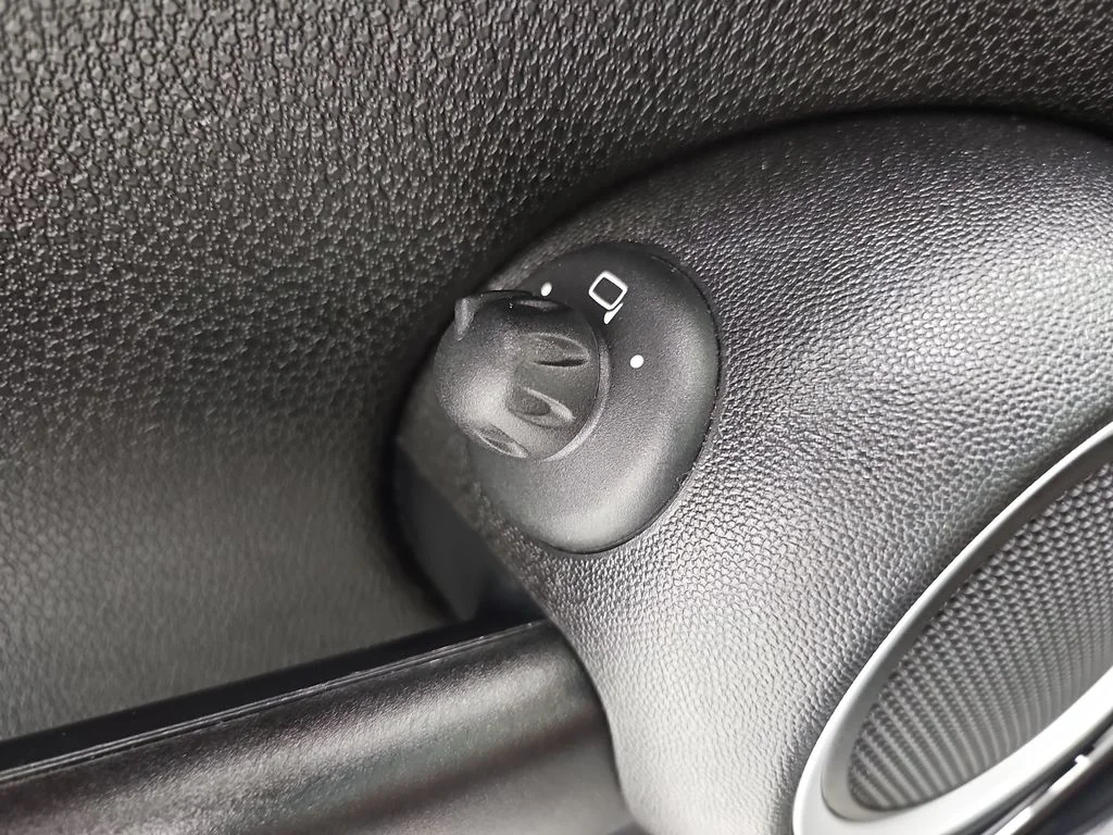 Used 2014 Silver MINI Base image 29