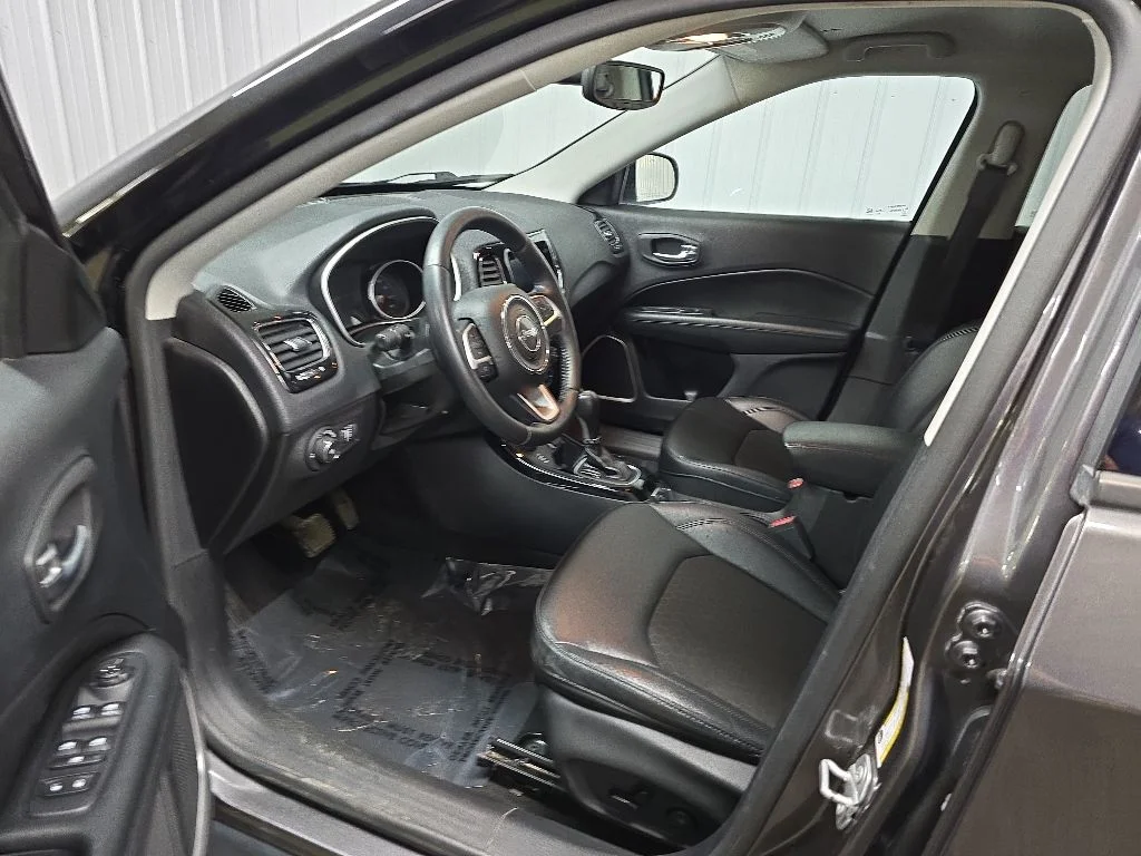 Used 2020 Gray Jeep Latitude image 29