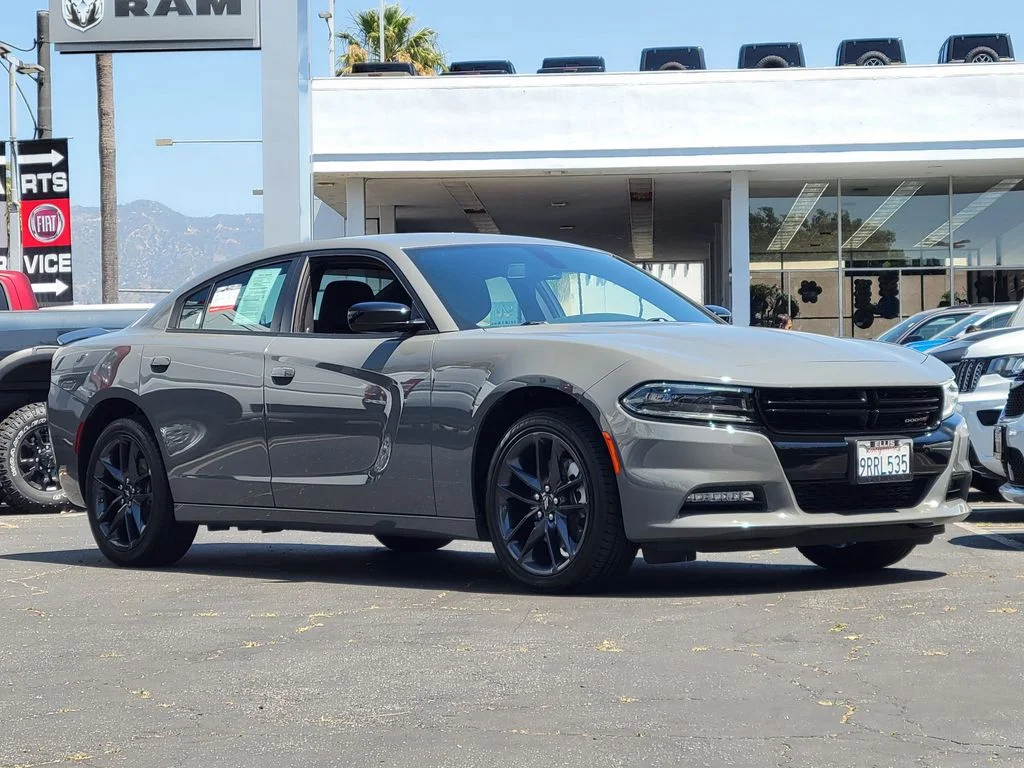 Used 2023 Gray Dodge SXT image 29