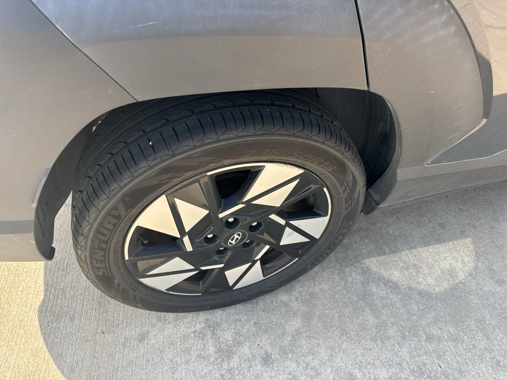 Used 2024 Ecotronic Gray Pearl Hyundai SEL image 23