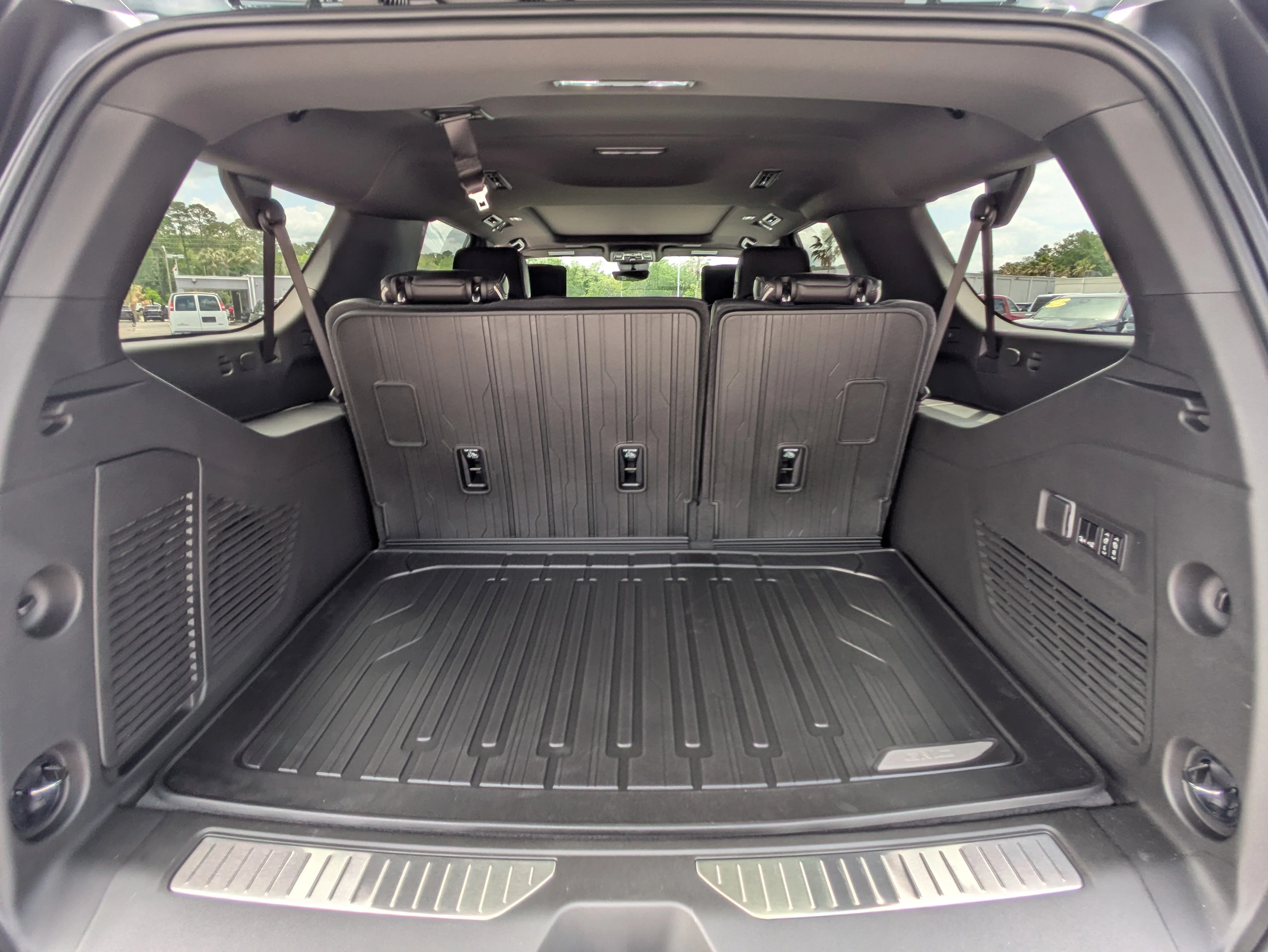 2026 GMC Yukon XL AT4 Ultimate - Photo 16