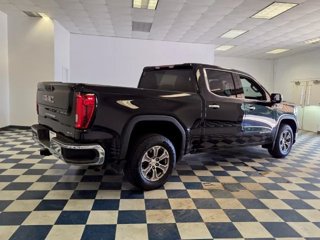 Used 2024 Onyx Black GMC SLT image 7