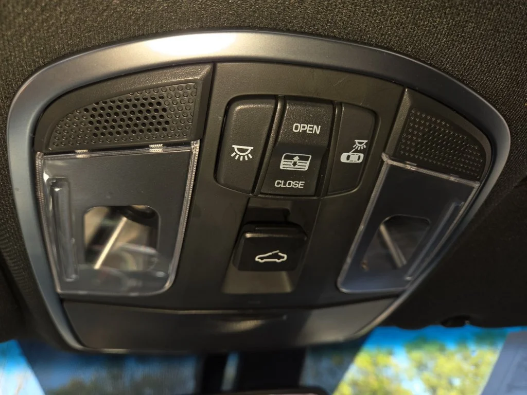 Used 2019 Black Hyundai Limited image 21