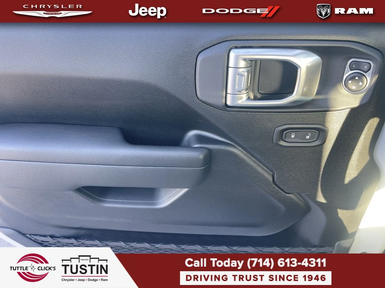 New 2027 Bright White Clear-Coat Paint Jeep Rubicon image 26