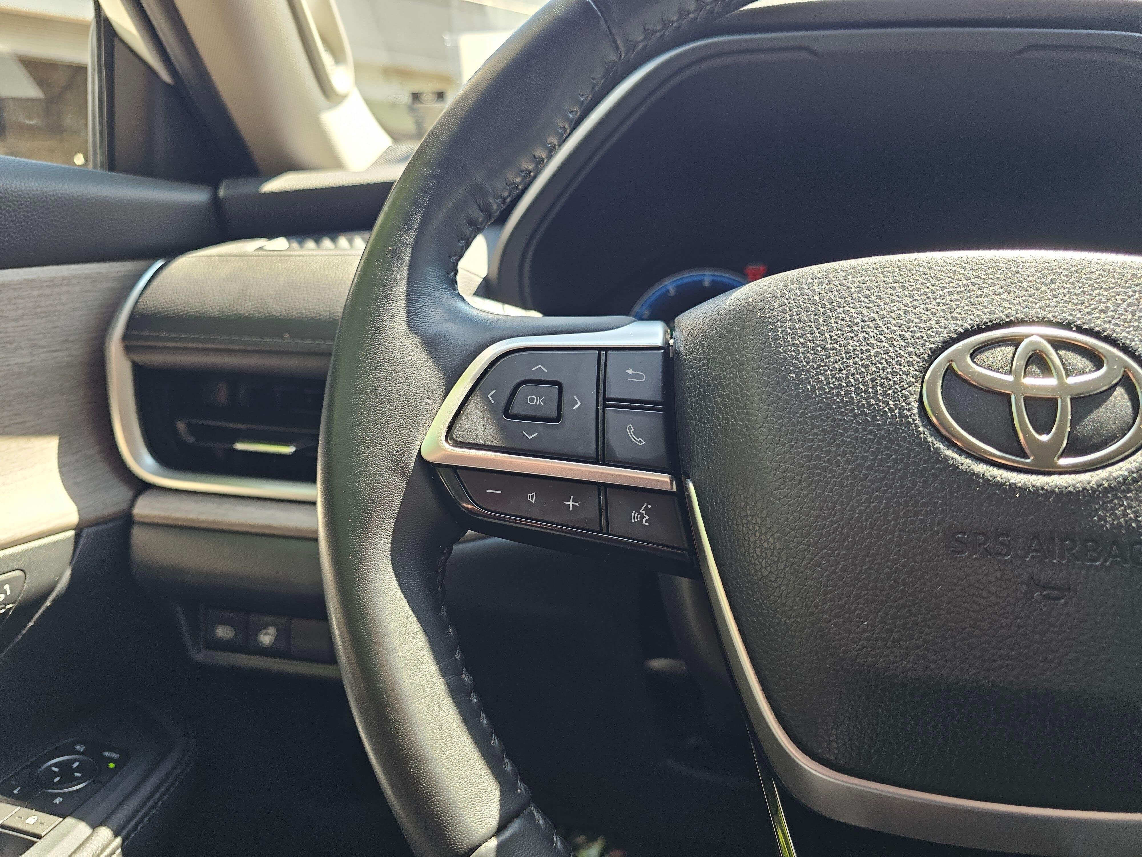 Used 2024 Wind Chill Pearl Toyota Limited image 32