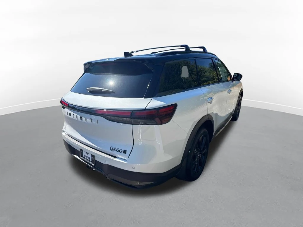 New 2027 2T RAD WHT INFINITI Autograph AWD image 6