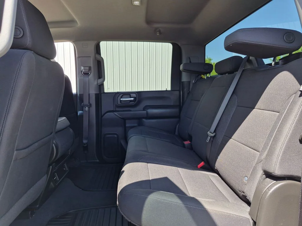 Used 2025 White Chevrolet Custom image 32