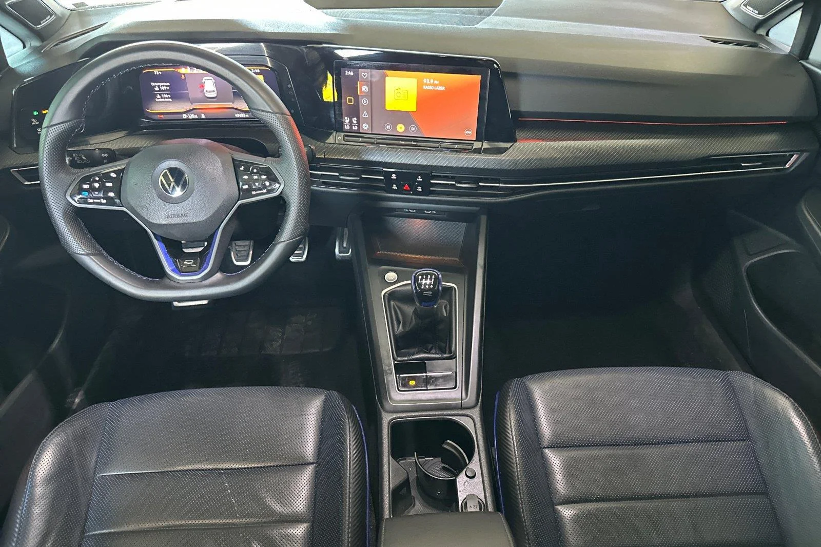 Used 2022  Volkswagen 4DR image 13