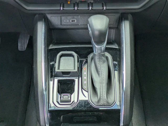 Used 2023 Summit White GMC Elevation image 19
