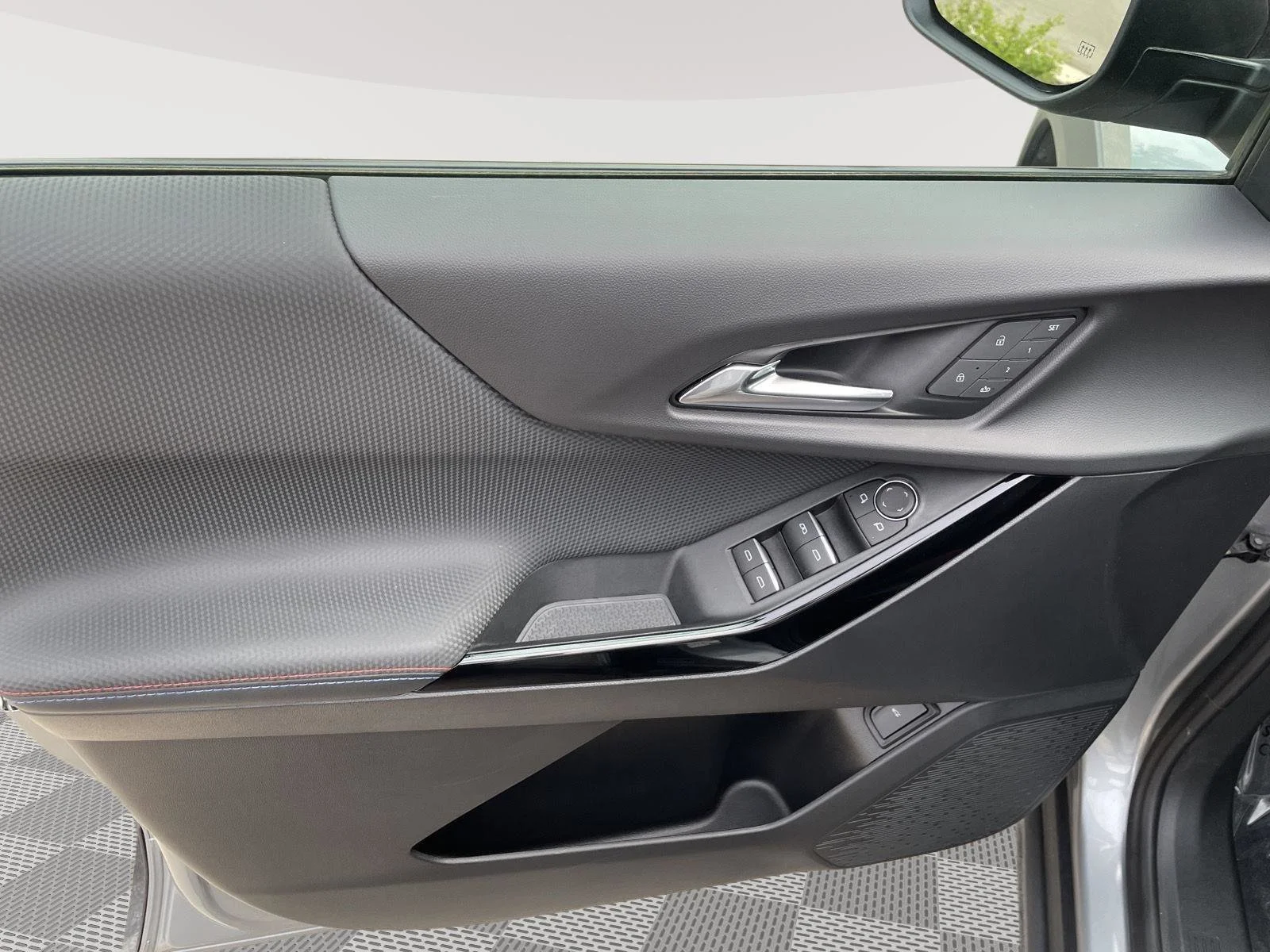 Used 2025 Sterling Gray Metallic Chevrolet AWD RS image 19