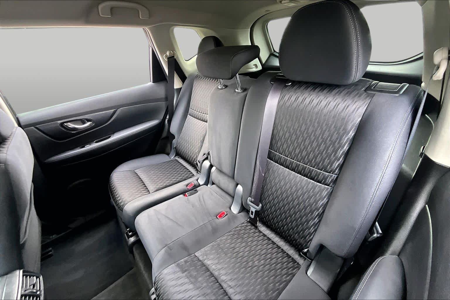 Used 2020 MAGNETIC BLACK Nissan SV image 18