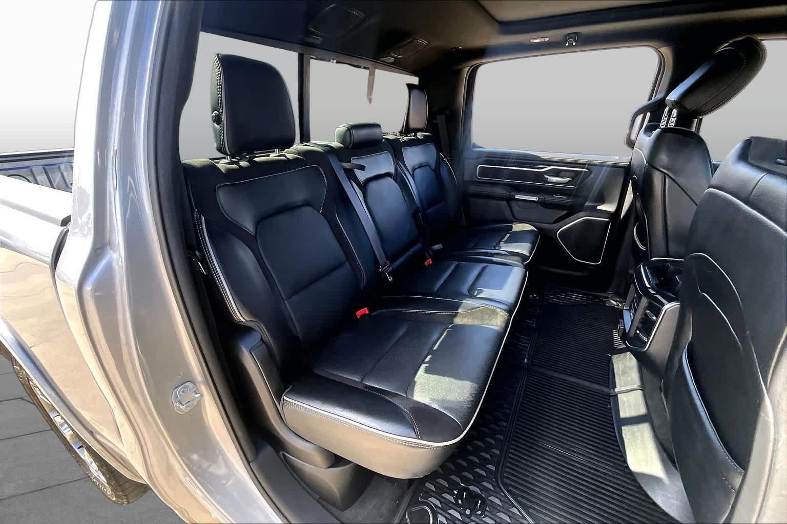 Used 2020 Billet Silver Metallic Clearcoat Ram Laramie image 20