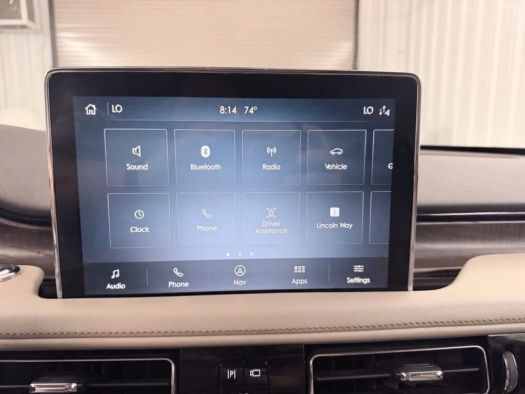 Used 2020 White Lincoln Reserve image 21