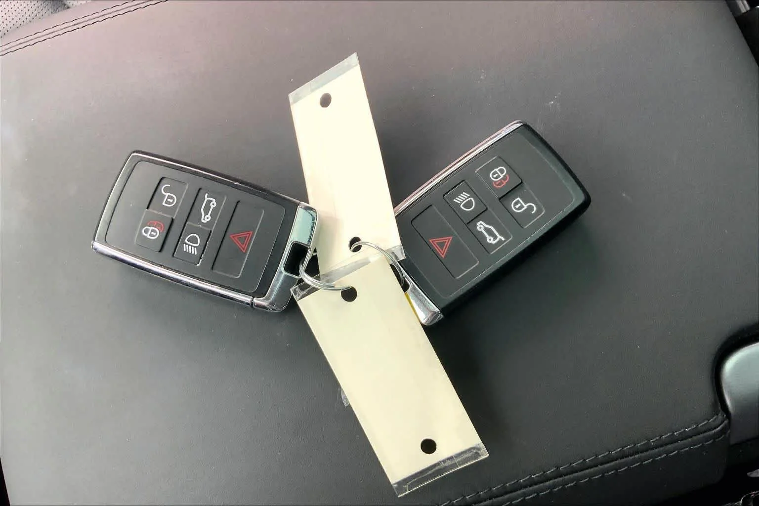 Used 2024 Fuji White Land Rover S image 15