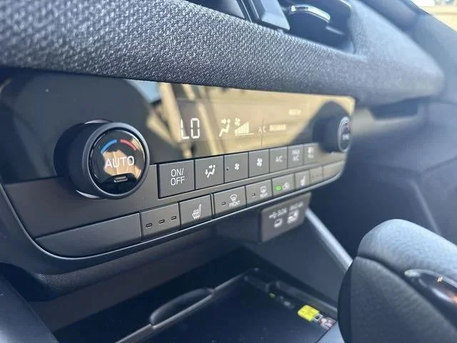 New 2026 CRYSTAL BLACK SILICA Subaru Premium image 19