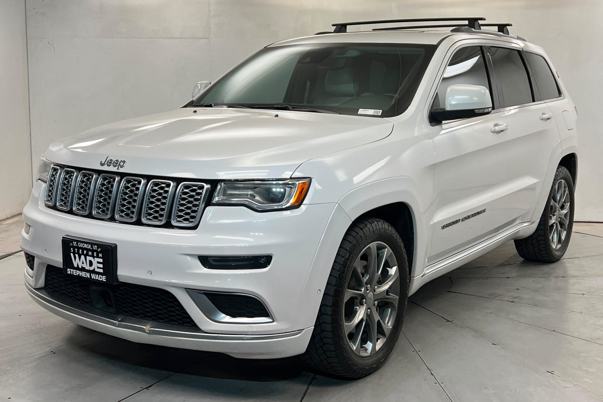 Used 2021 Ivory 3-Coat Jeep Summit image 1