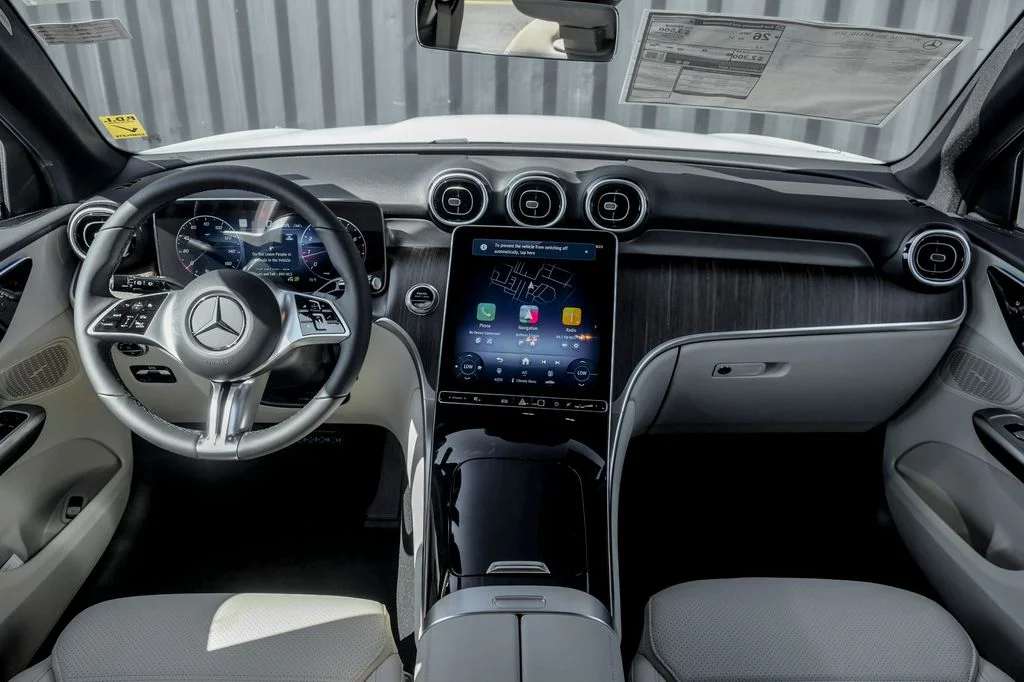 New 2027 Polar White Mercedes-Benz GLC 300 image 19