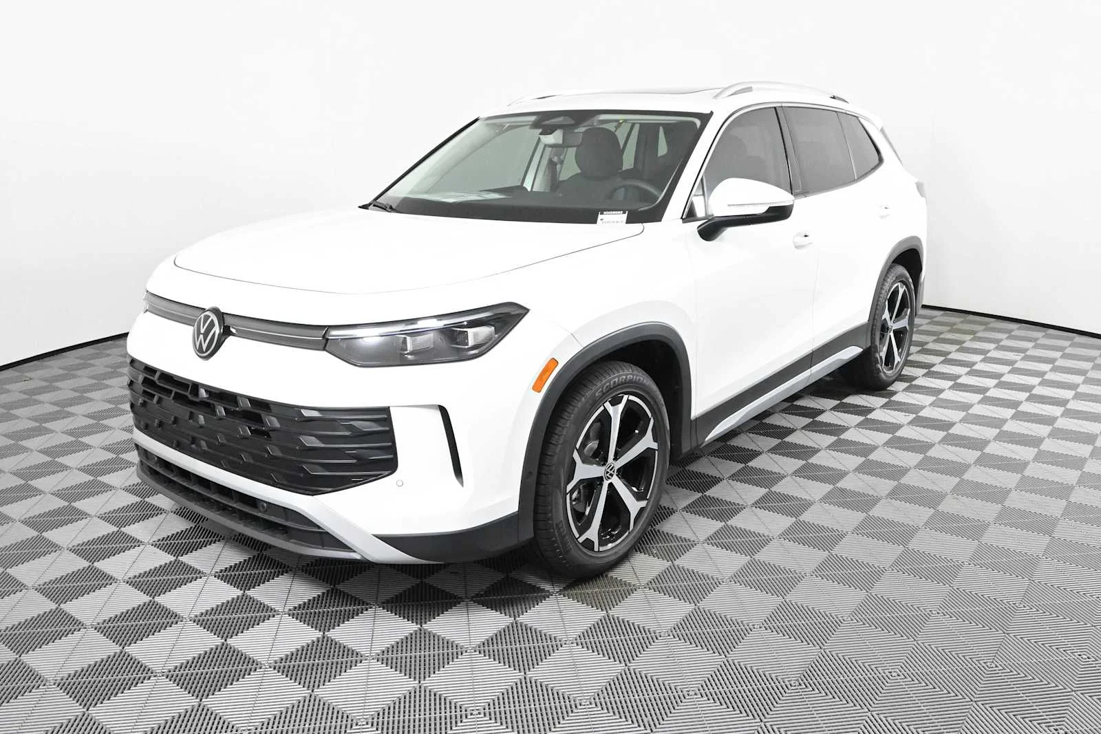 New 2026 Pure White Volkswagen SE image 2