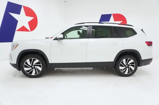 New 2026 Opal White Pearl Volkswagen 2.0T SE W/TECHNOLOGY image 12
