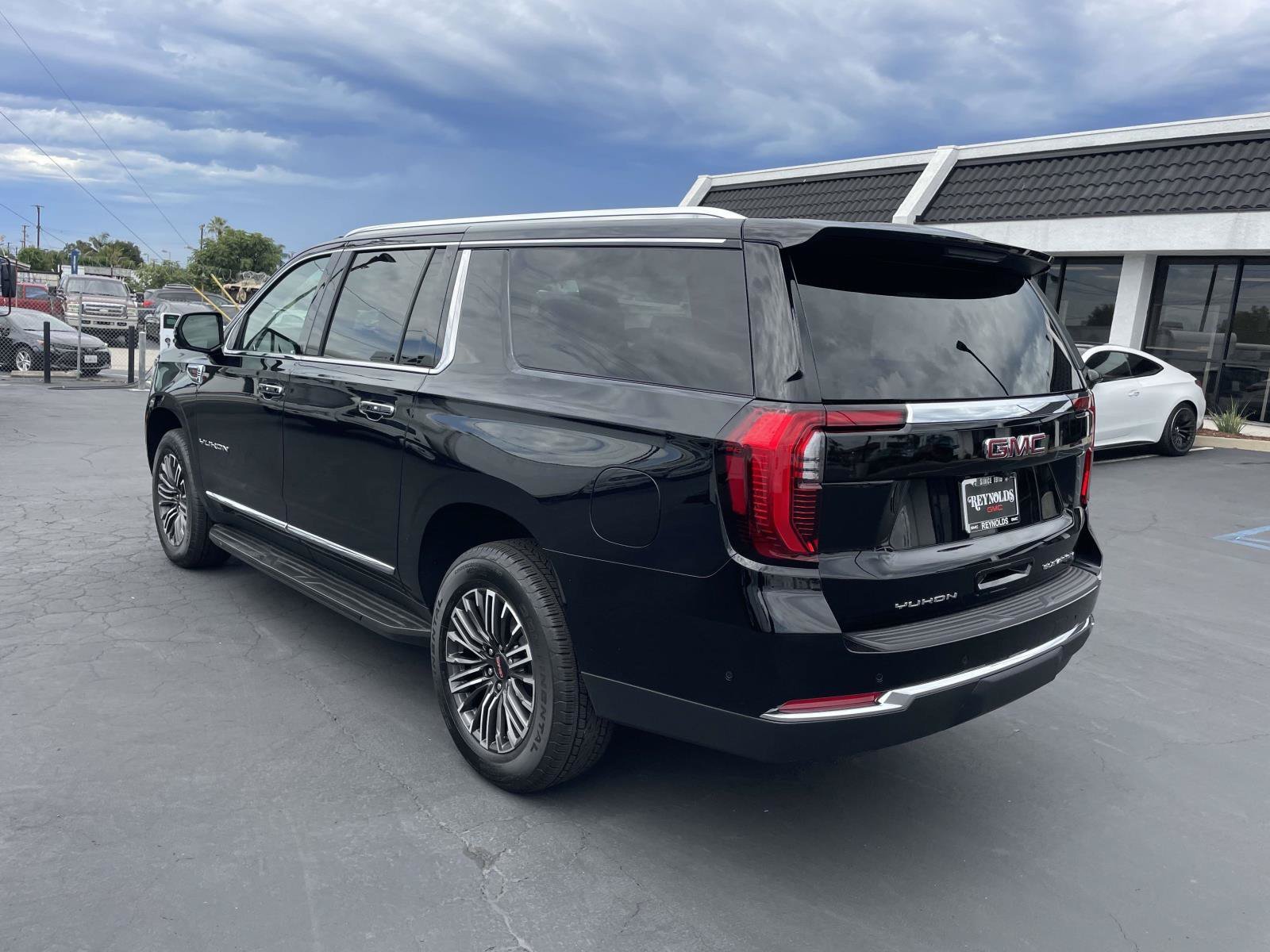 2026 GMC Yukon XL Elevation - Photo 7