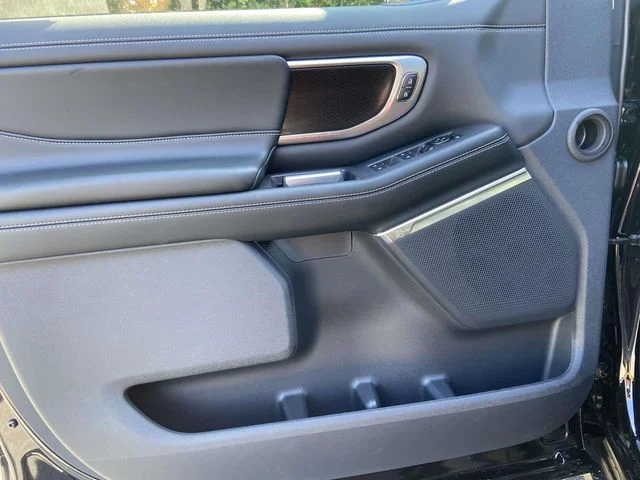 New 2027 Agate Black Metallic Ford Platinum image 13