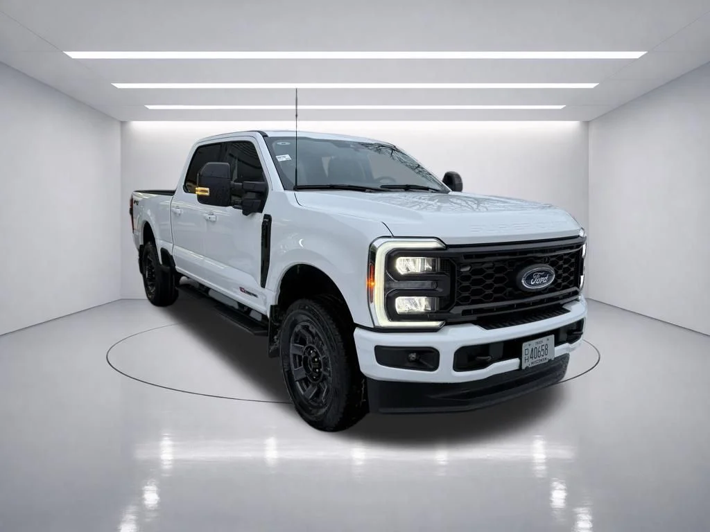 Used 2024 Star White Metallic Tri-Coat Ford Lariat image 9