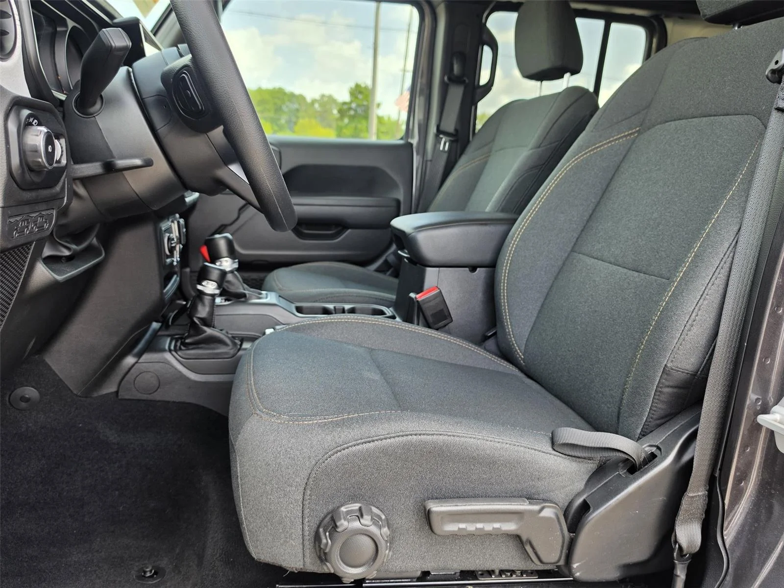 Used 2026 Granite Crystal Metallic Clearcoat Jeep Sport image 15