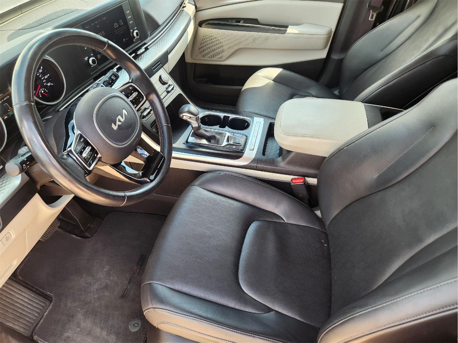 Used 2022 Aurora Black Pearl Kia LXS image 12