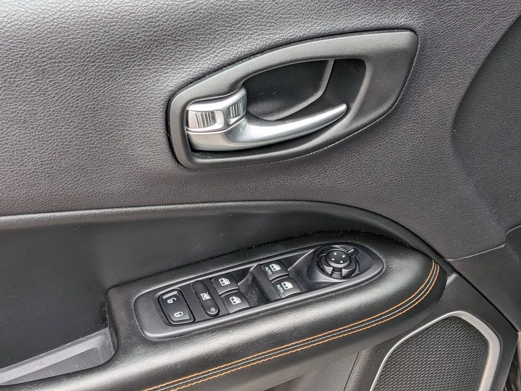 Used 2019 Gray Jeep Limited image 10