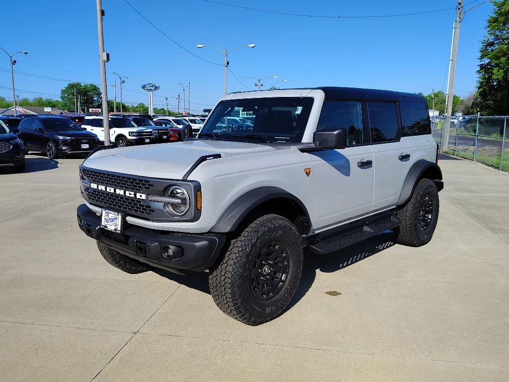 New 2026 Avalanche Gray Ford Badlands® image 10