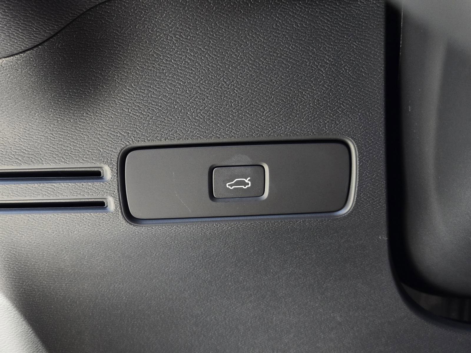 Used 2023 Thunder Gray Metallic Volvo Plus image 25
