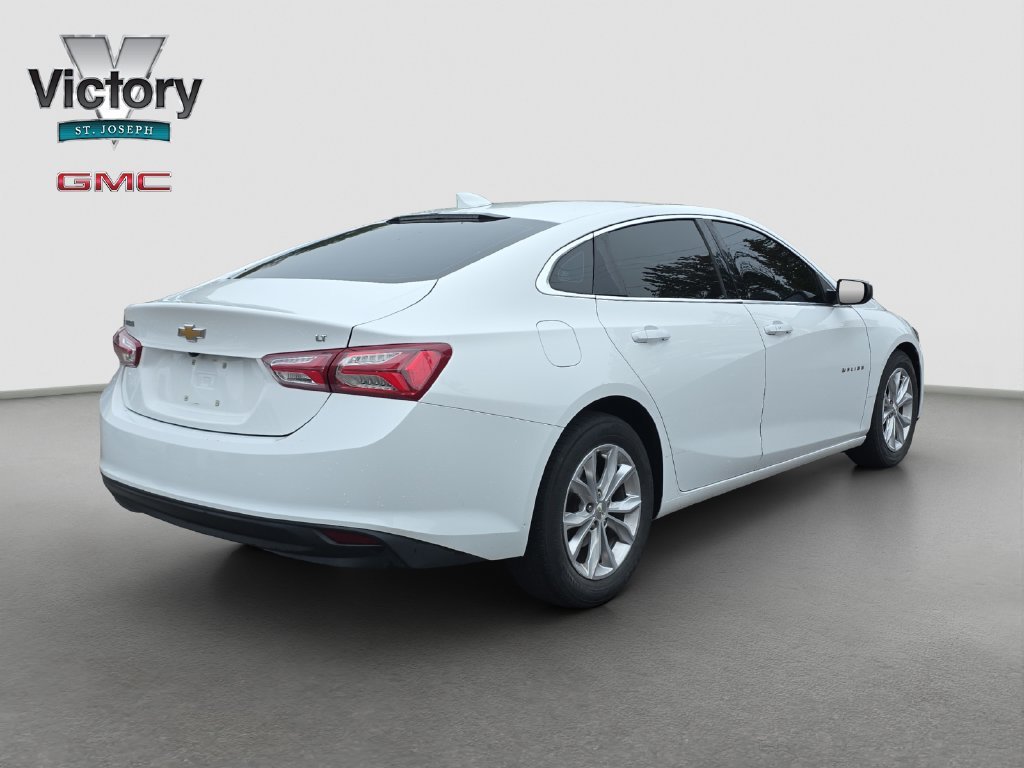 Used 2020 SUMMIT WHITE Chevrolet LT image 17