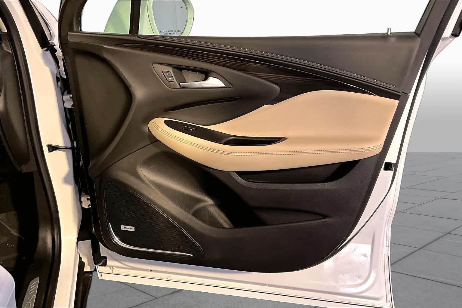 Used 2019 Summit White Buick Premium II image 23