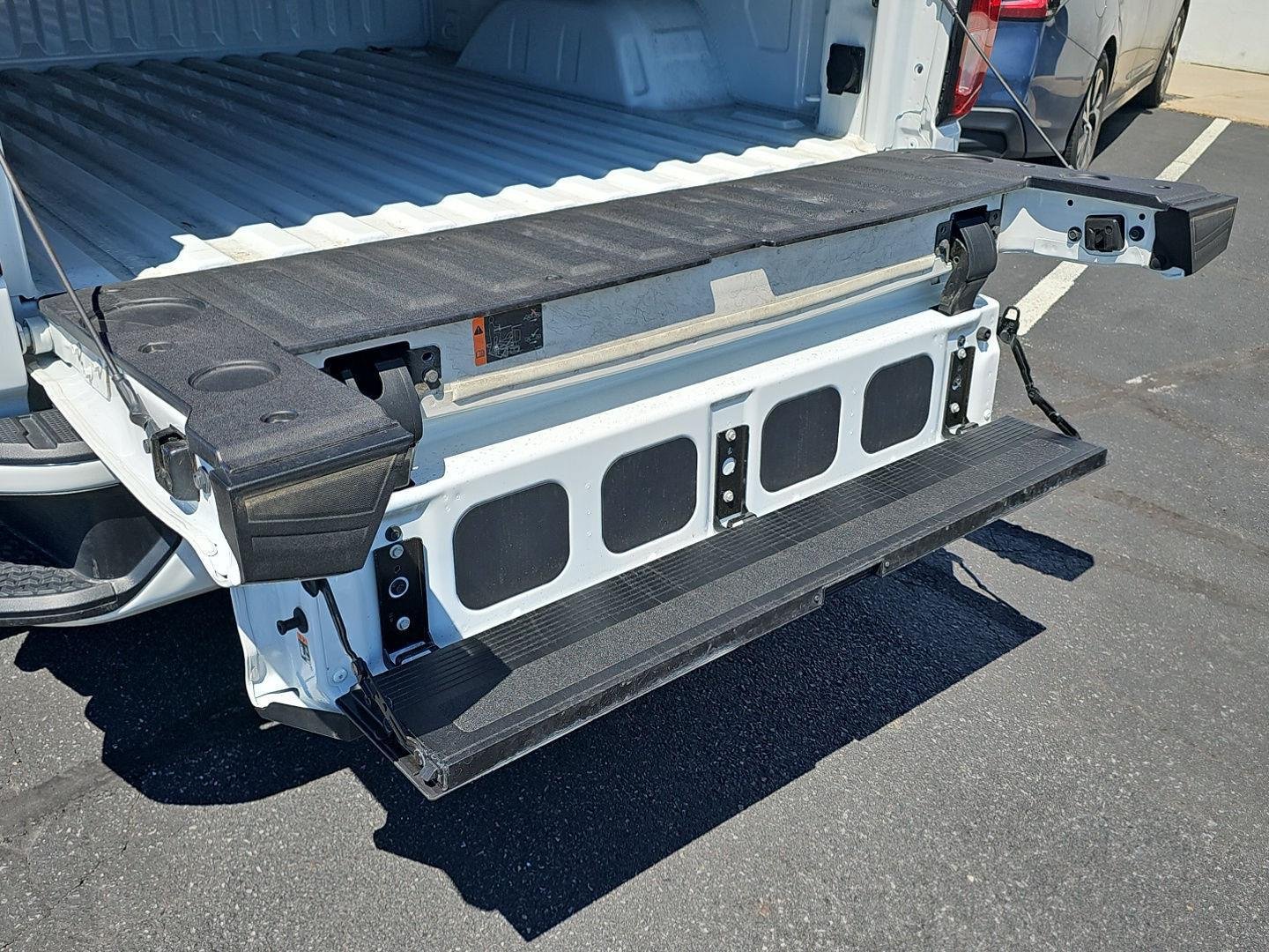 Used 2024 Summit White GMC Elevation image 30