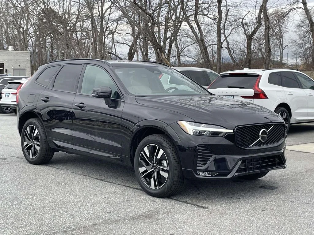 New 2026 Onyx Black Metallic Volvo Core image 1