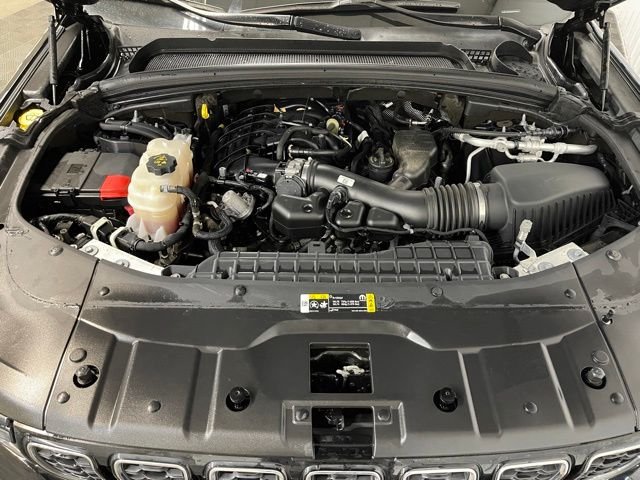 Used 2021 Diamond Black Jeep Limited image 12