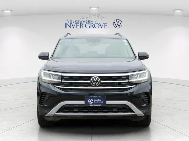 Certified 2022 Volkswagen Atlas SE w/Tech with VIN 1V2HR2CA7NC533783 for sale in Inver Grove Heights, Minnesota