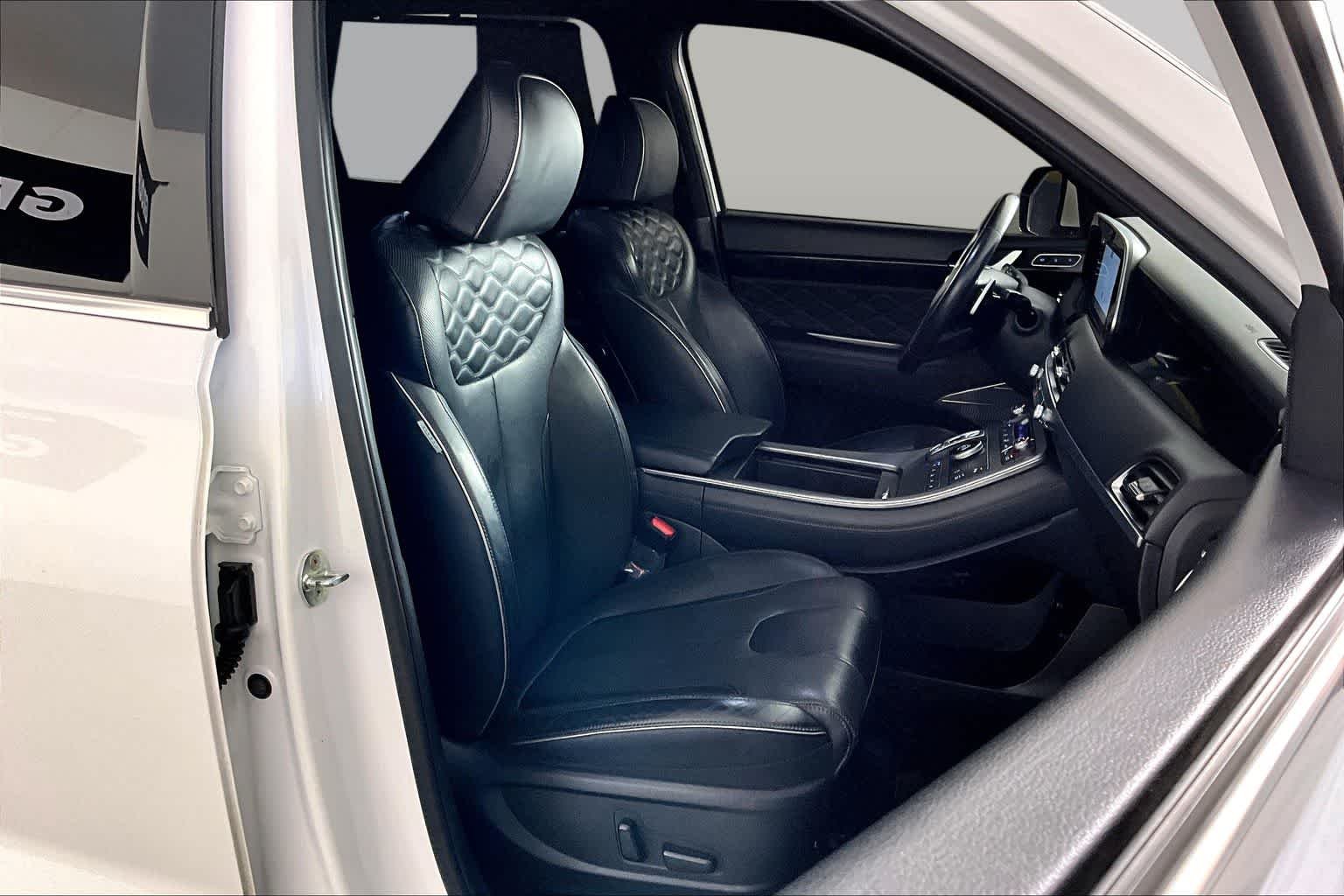 Used 2022 Hyper White Hyundai Calligraphy image 10