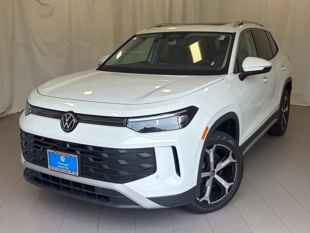 New 2026 Pure White Volkswagen SE image 3