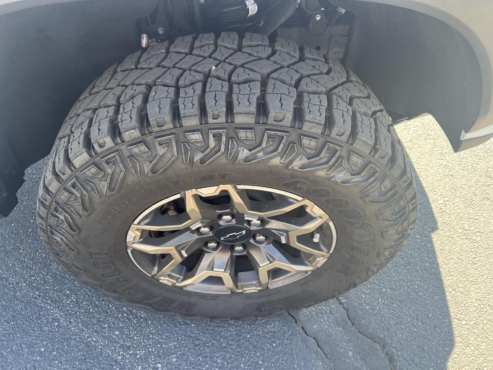 2024 Chevrolet Colorado ZR2 - Photo 11
