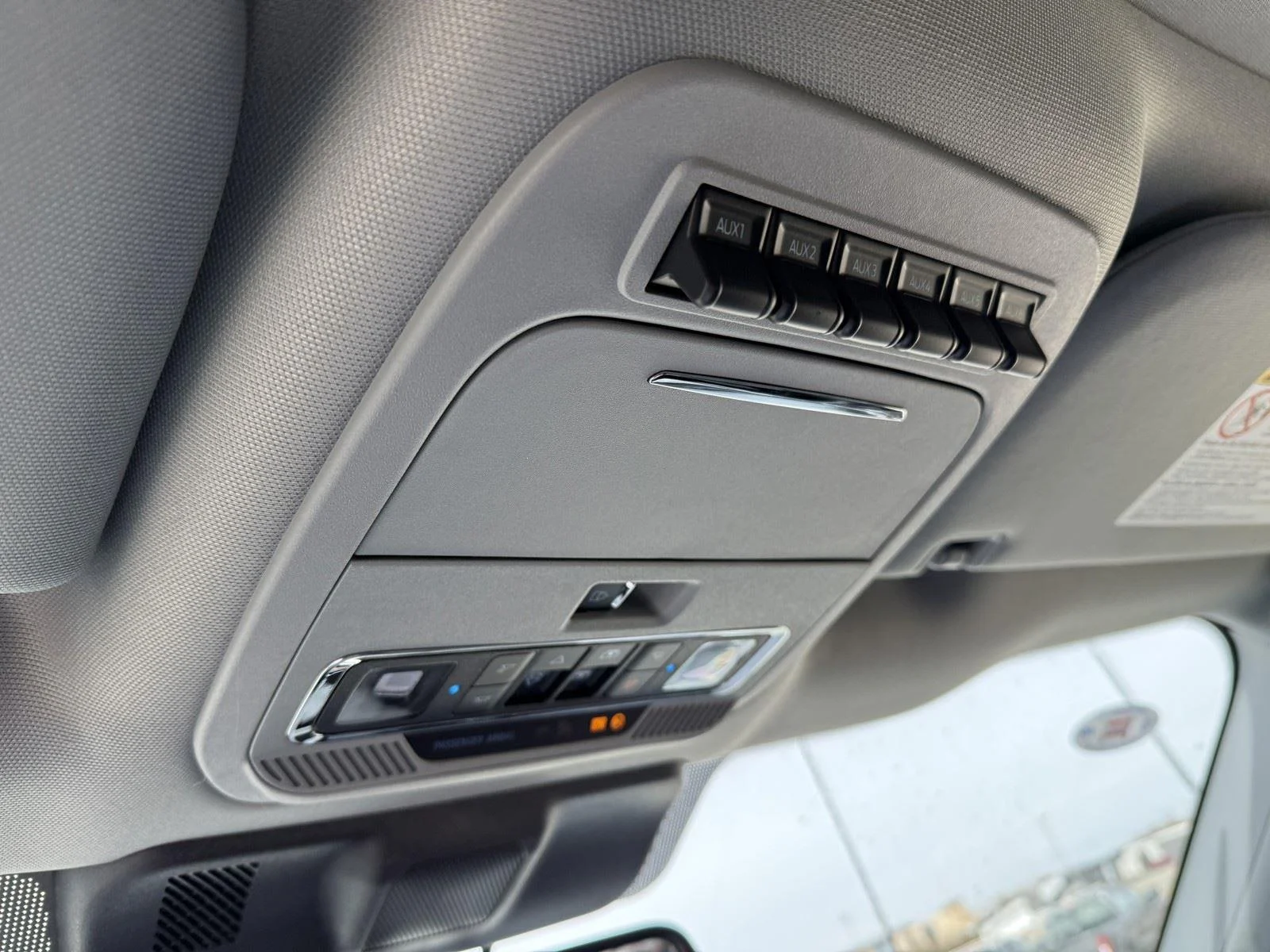New 2026 Star White Metallic Tri-Coat Ford LARIAT image 26