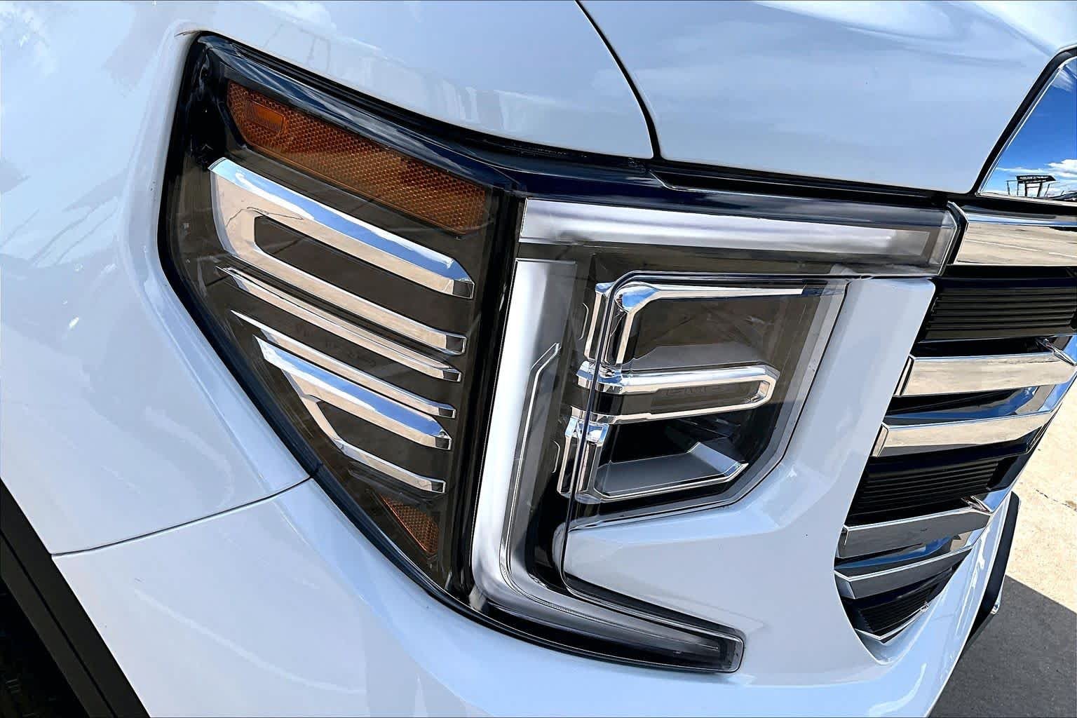 Used 2026 Summit White GMC SLT image 28