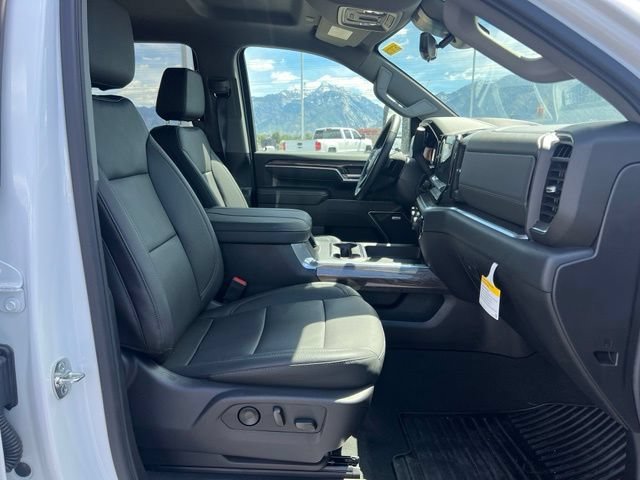 New 2026 Summit White Chevrolet LTZ image 29