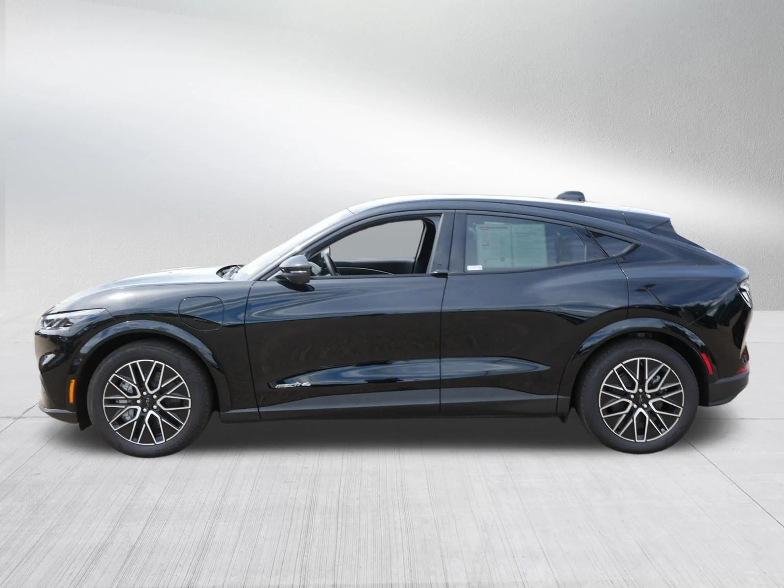 Used 2025 Shadow Black Ford Premium image 4