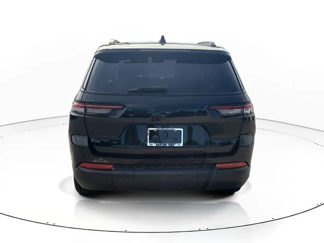 Used 2021 Black Jeep Altitude image 6