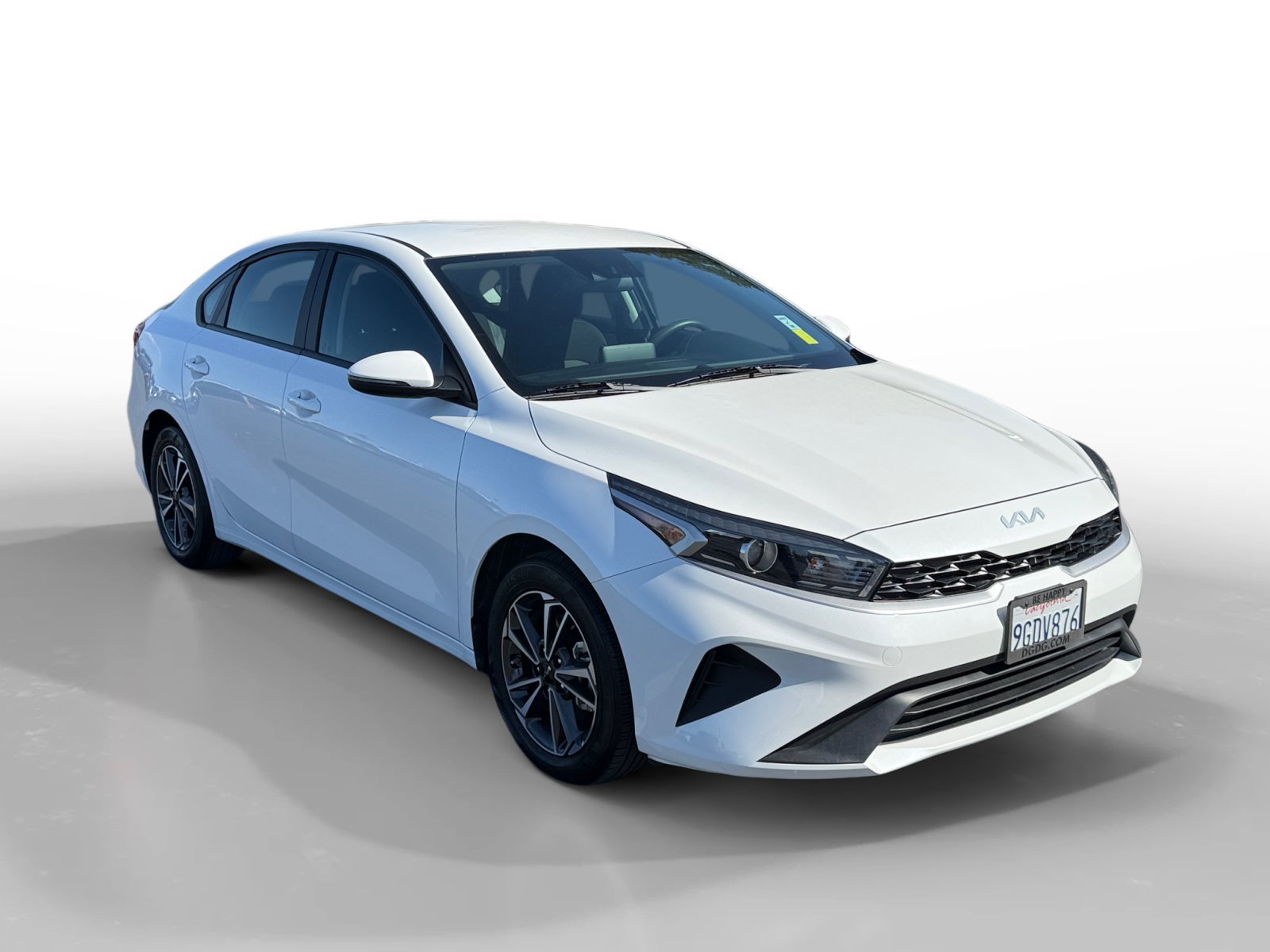 Used 2023 Snow White Pearl Kia LXS image 7